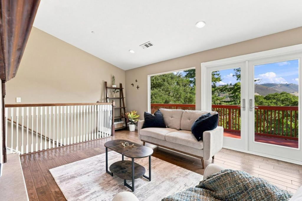 9845 Palisade Drive
