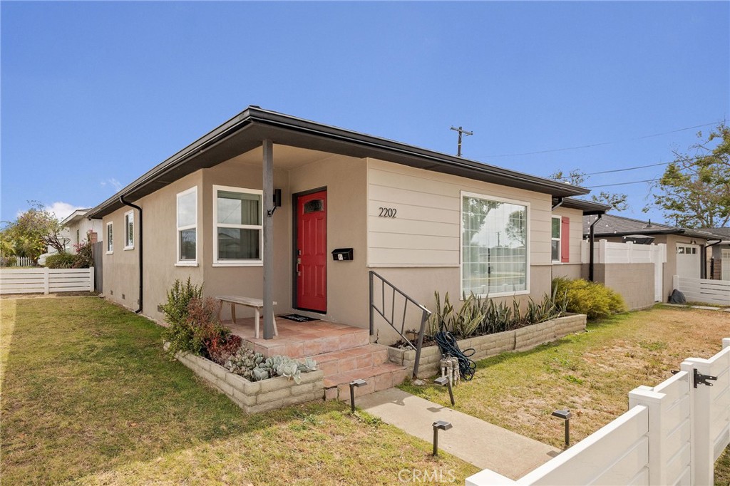 2202 W 170th