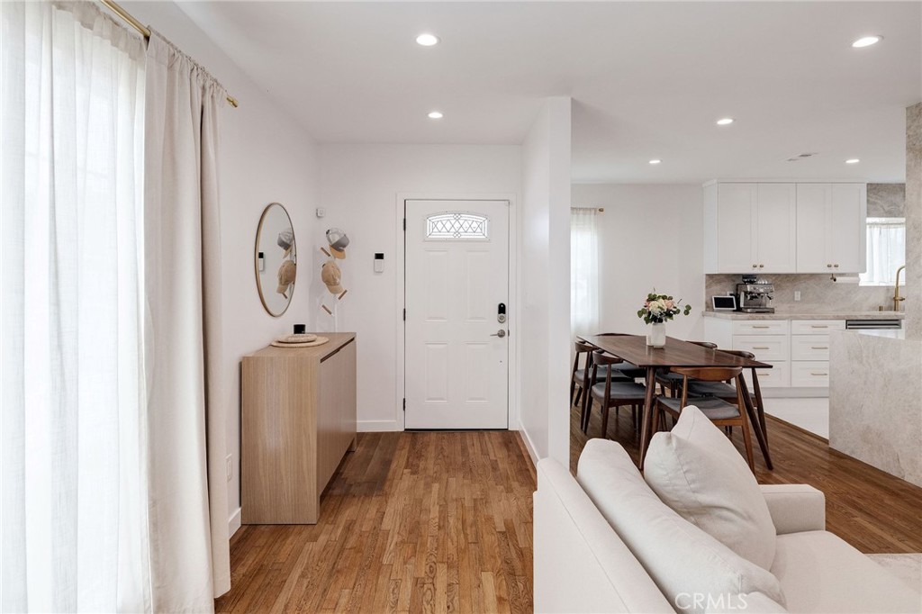 2202 W 170th
