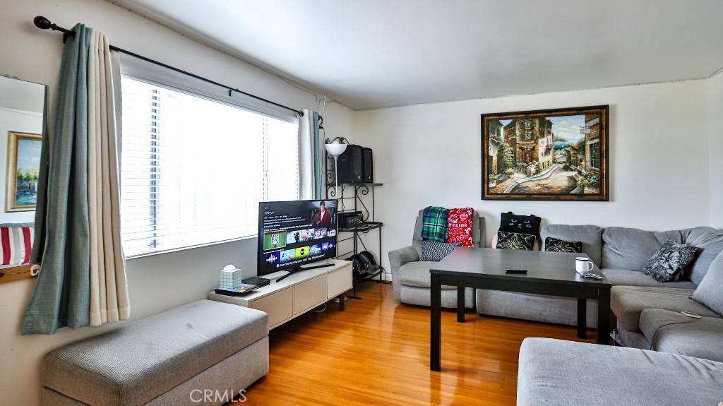 4731 4733 BALDWIN PARK BLVD