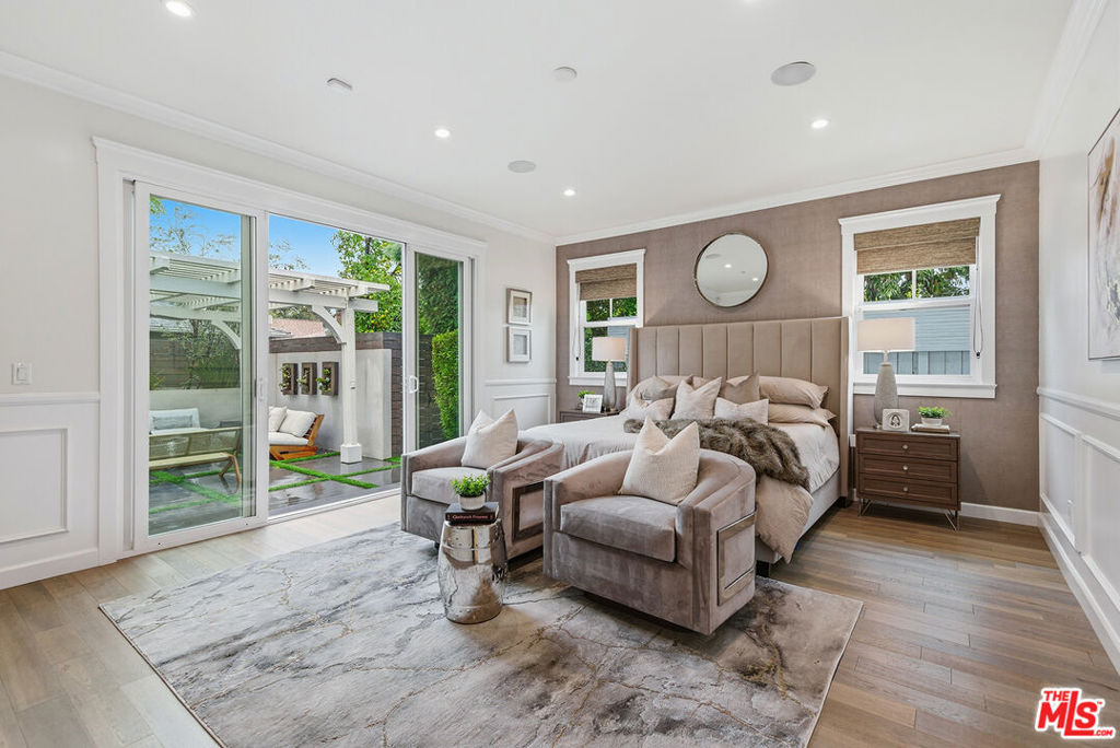 4616 Ventura Canyon Avenue