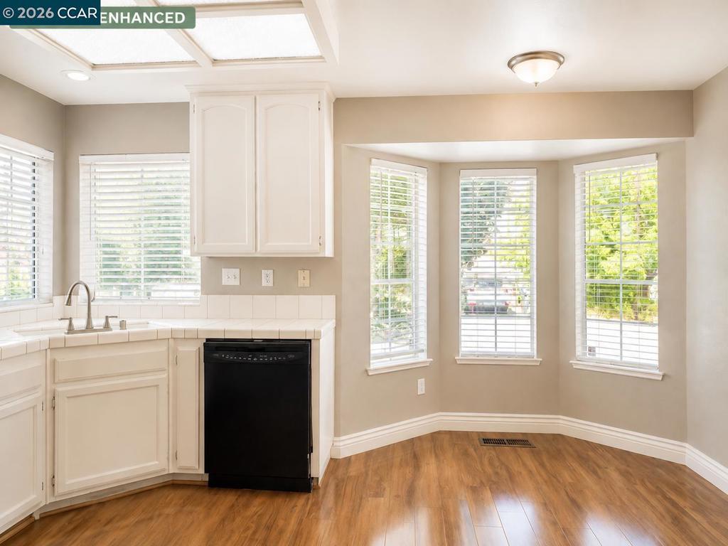 932 Edgewood Cir