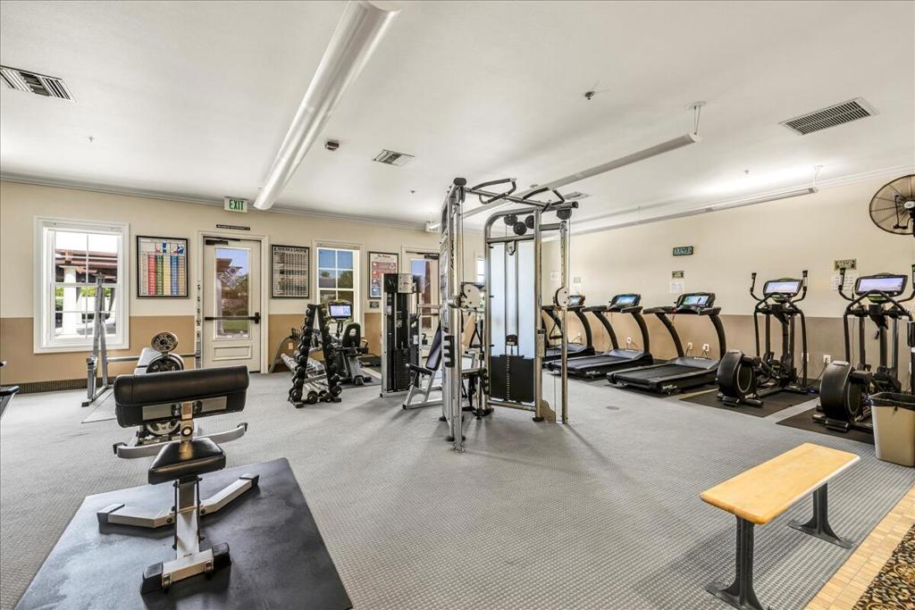 Four Seasons - Residential