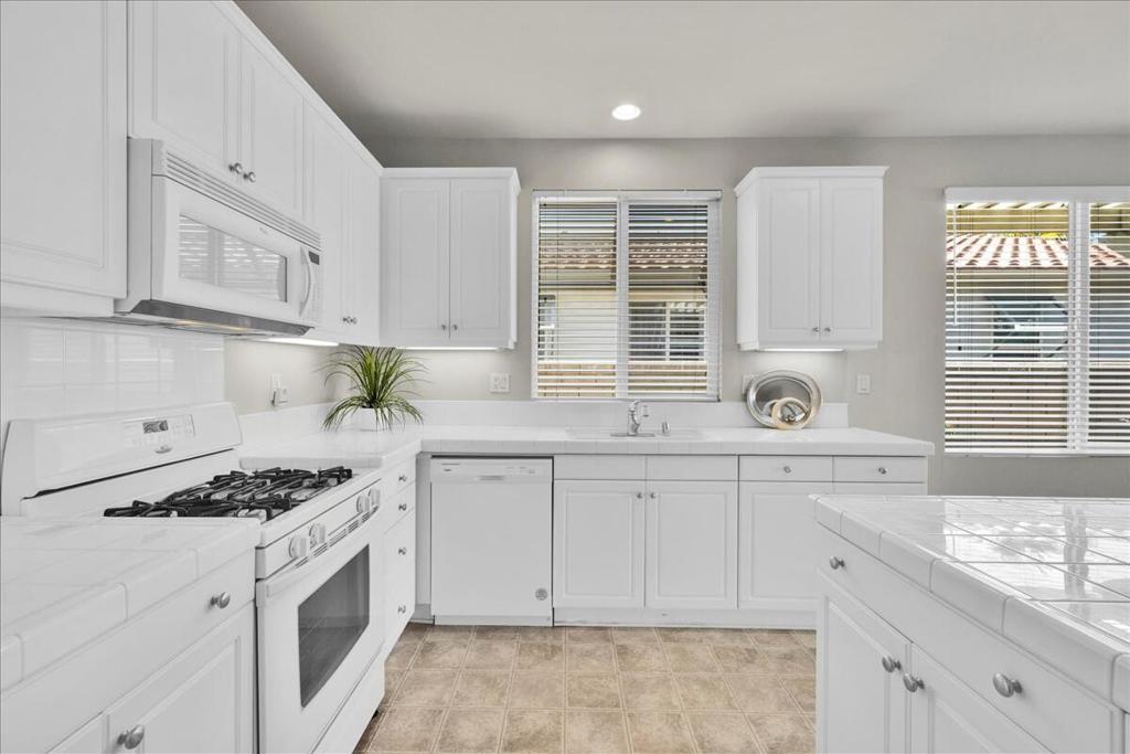 Four Seasons - Residential