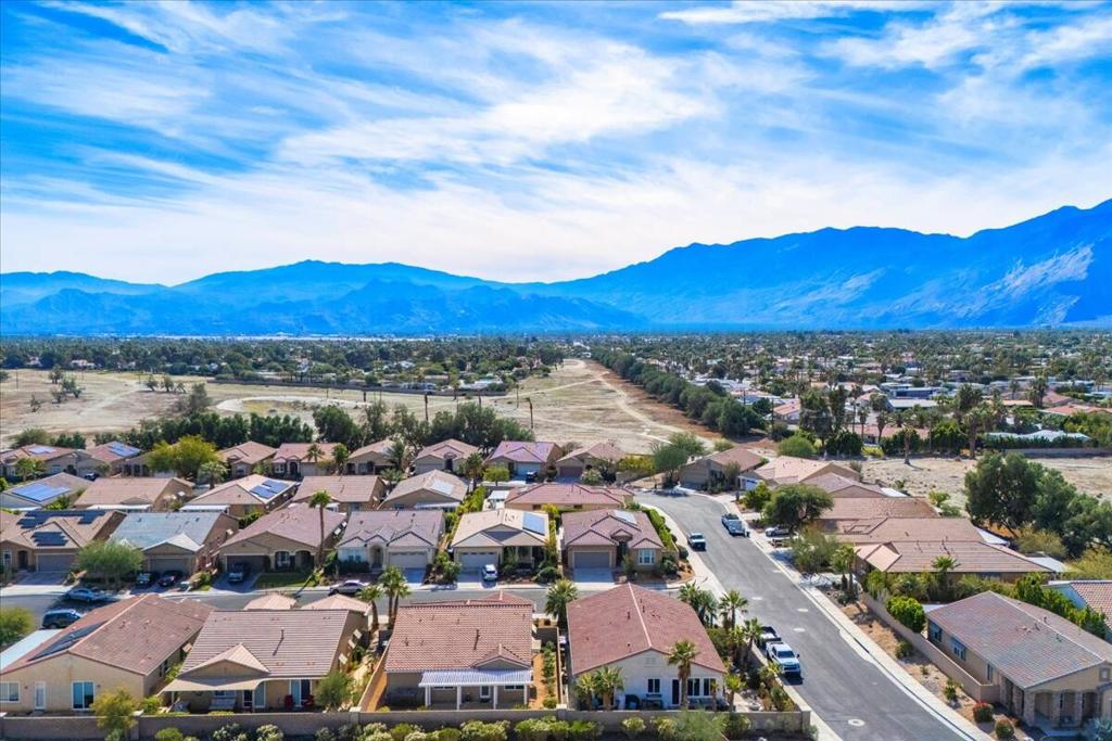 Four Seasons - Residential