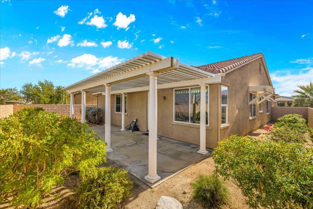 Four Seasons - Residential