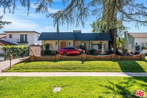 Photo of 5006 Los Feliz Boulevard, Los Angeles, CA 90027 (MLS # 26653195)