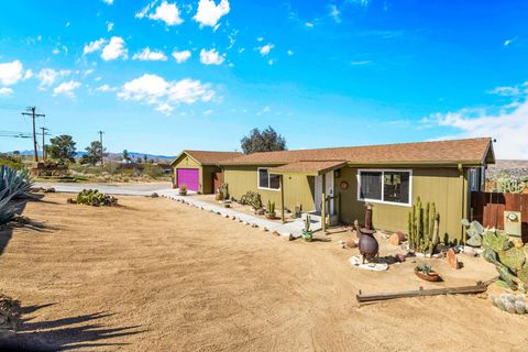 Photo of 61774 Alta Vista Drive, Joshua Tree, CA 92252 (MLS # 219143993DA)