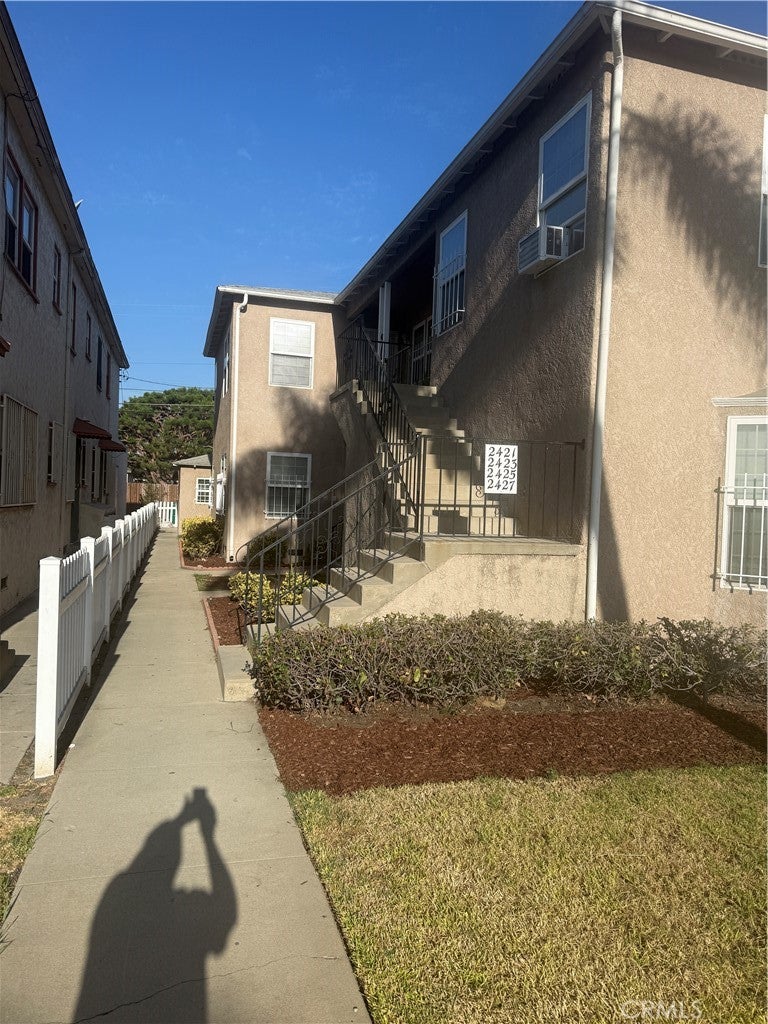 2421 Magnolia