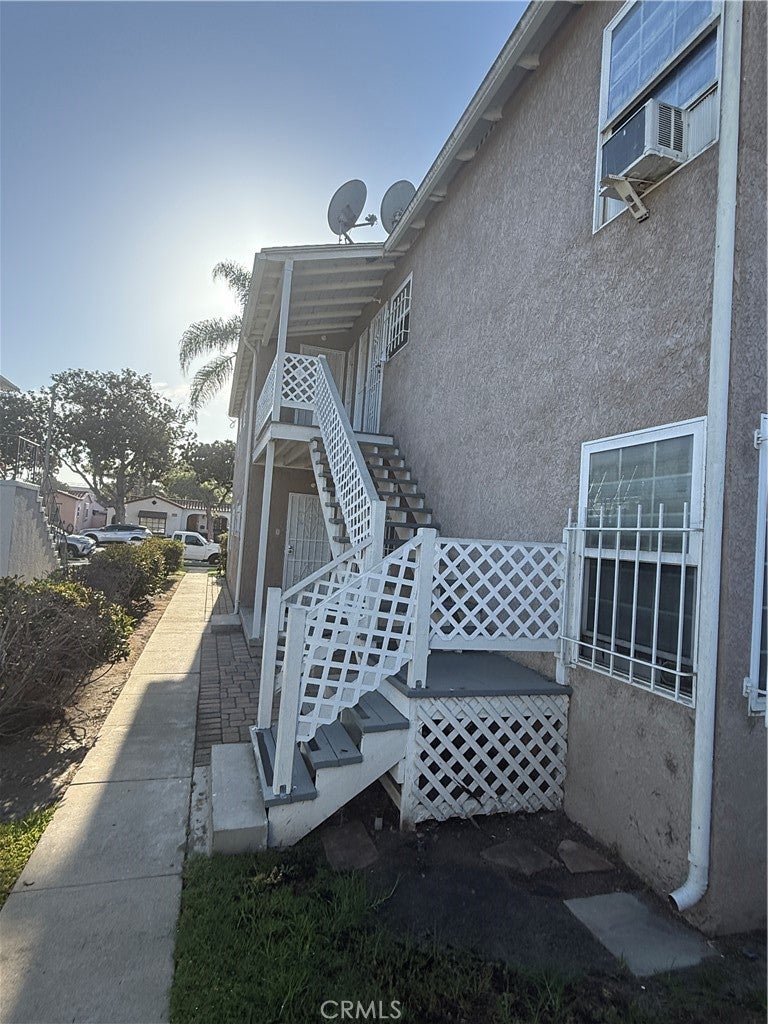 2421 Magnolia