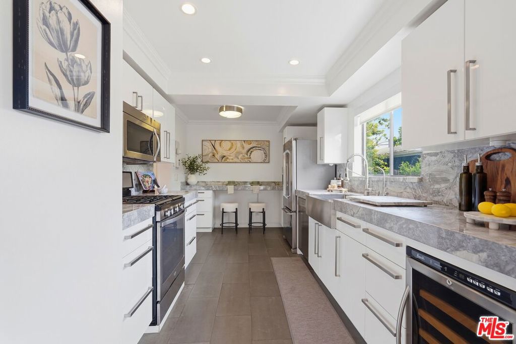 1613 Manning Avenue A