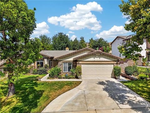 Photo of 11748 Fairway Drive, Yucaipa, CA 92399 (MLS # CV26132951)