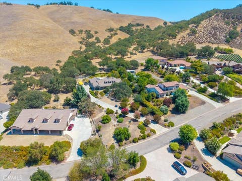 Photo of 9960 Sunfish CIR, Paso Robles, CA 93446 (MLS # NS26187692)