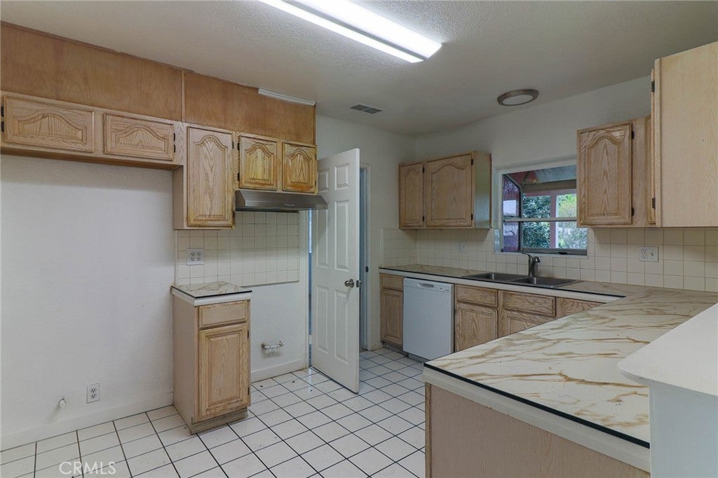 219 W Granada Court