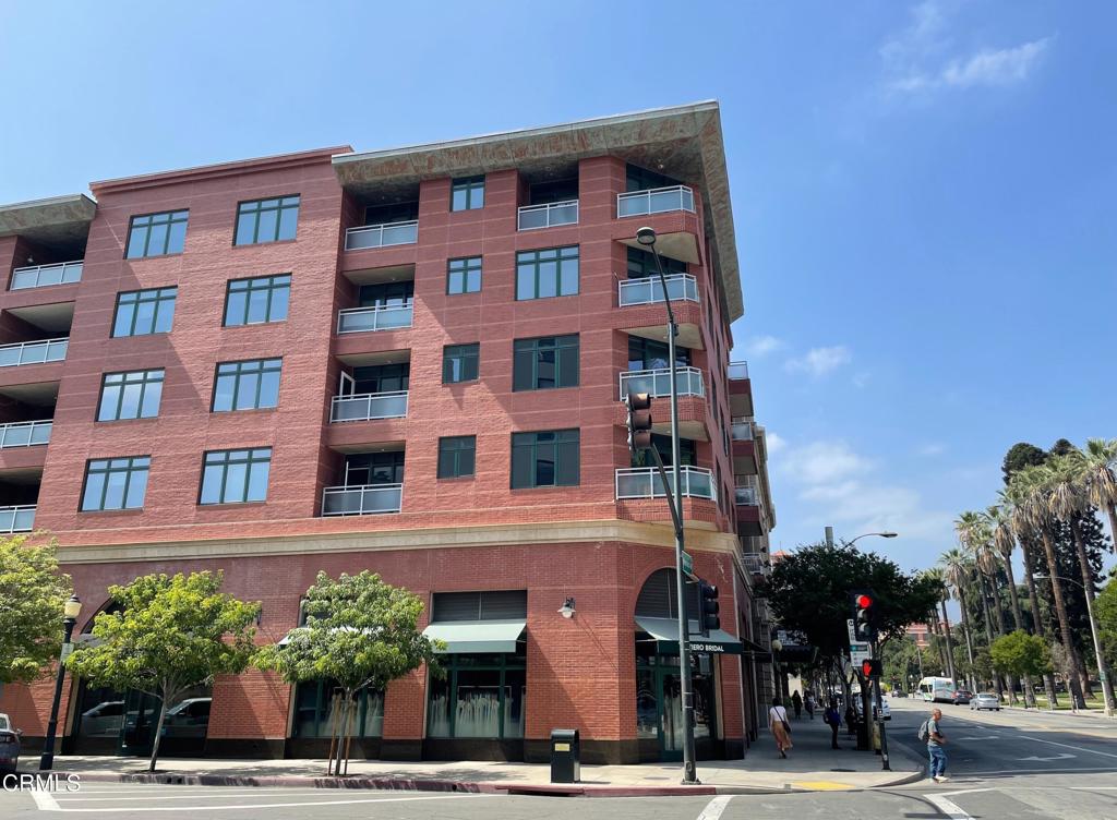 In the heart of Oltown Pasadena, this Modern style Loft, in the Historic 'Raymond Renaissance' is now available. This 1 Bedroom corner unit has tons of natural light with an open floor-plan and high ceilings. All appliances included in this modern kitchen with granite counters and a breakfast bar. The Loft & Living room face West through floor to ceiling windows and patio doors to the private Balcony and views of Oldtown Pasadena. There's one 1/2 Bath downstairs and a large loft & bath upstairs. The open & airy loft has room for a home office desk. The larger bath has double sinks and a walk-in closet. The Laundry closet on the upstairs landing has a washer and dryer included. The building amenities include Internet, A full gym, open courtyard and a saltwater spa. Located across the street from Pasadena Memorial Park. Nearby is Metrolink Gold Line Station, Shops & Cafes on Holly and very close to all in Old Pasadena shopping. Some of the furniture is negotiable. Seller is doing a 1031 exchange.