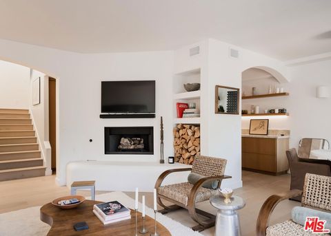 Photo of 6435 Zumirez Drive #8, Malibu, CA 90265 (MLS # 25596175) Photo of 6435 Zumirez Drive #8, Malibu, CA 90265 (MLS # 25596175)