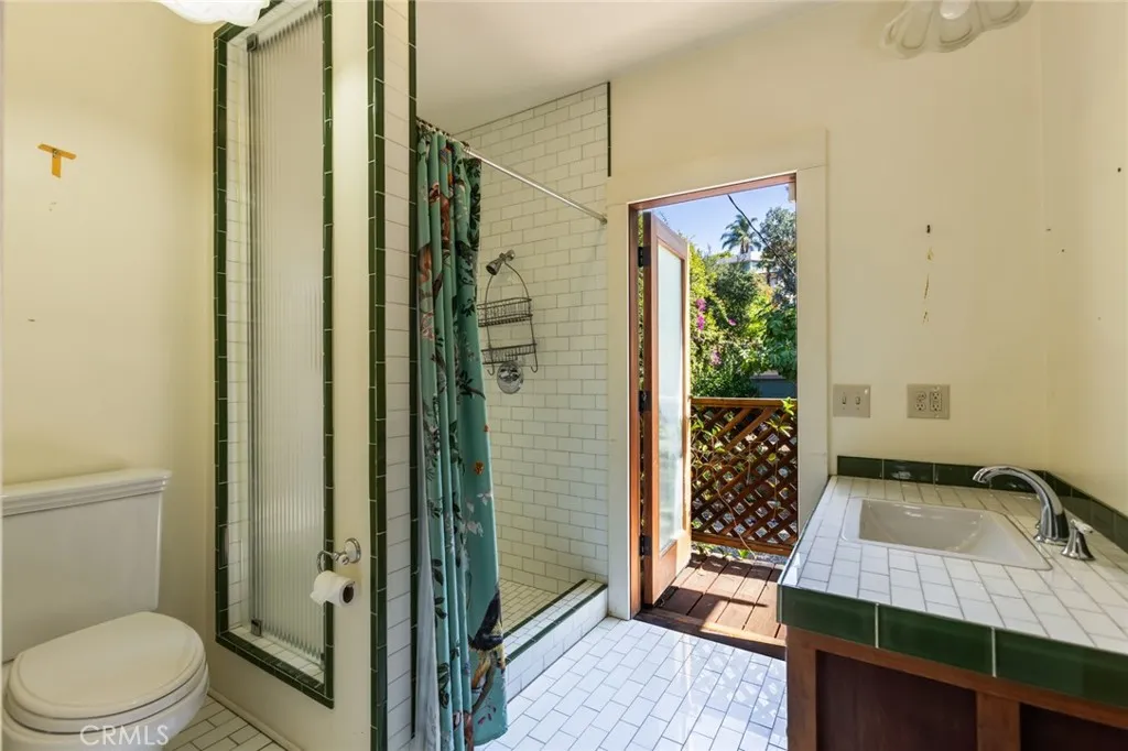 Los Angeles, California 90068, United States, ,Residential,Active,232516