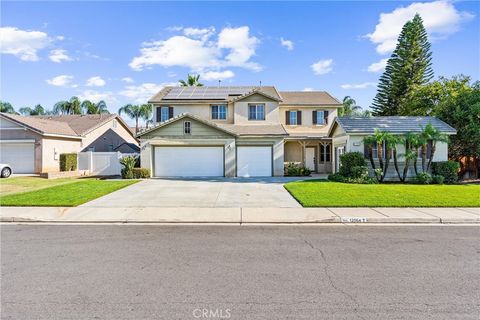 Photo of 12564 Bougainvillea Way, Riverside, CA 92503 (MLS # TR26000328)