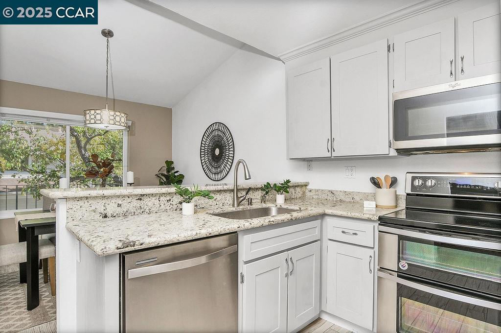 SUNRISE RIDGE - Residential