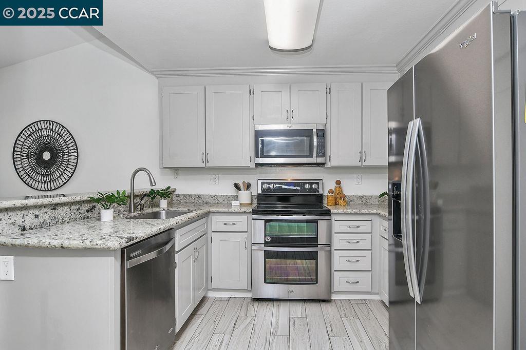 SUNRISE RIDGE - Residential