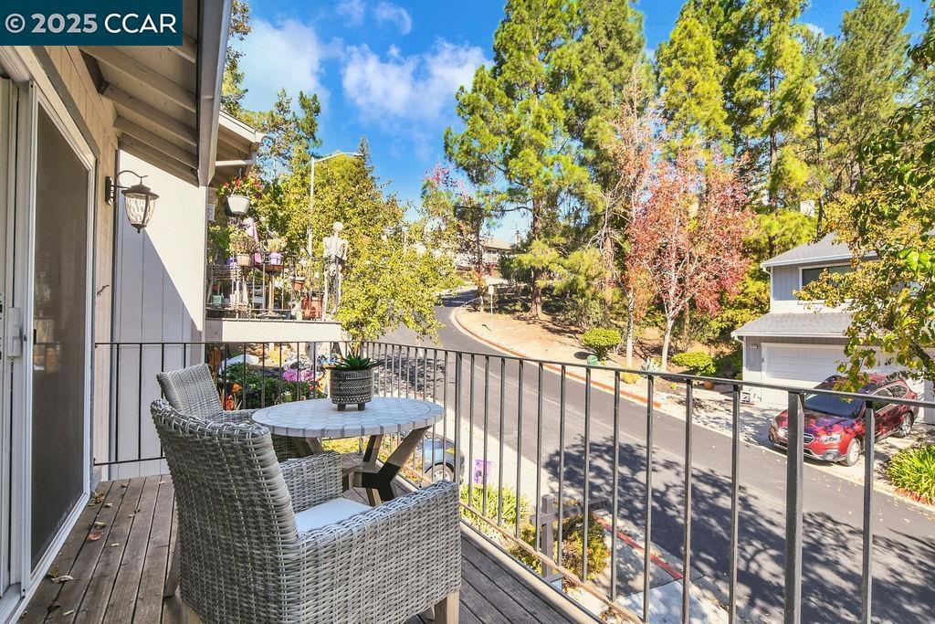 SUNRISE RIDGE - Residential