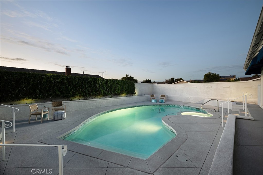 349 E Meadowbrook Ave.