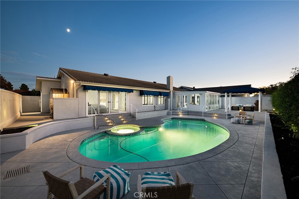 349 E Meadowbrook Ave.