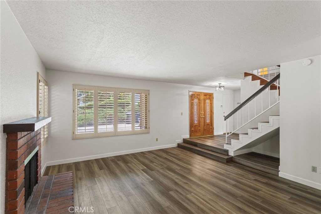162 Lakeside Avenue