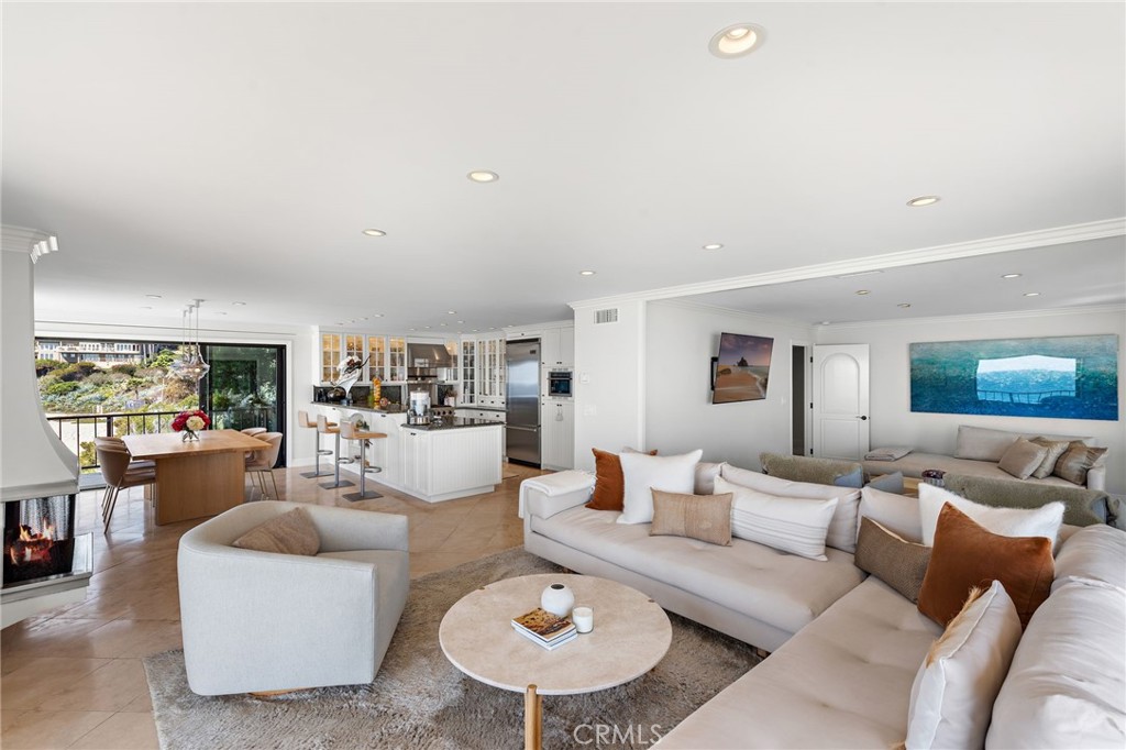 Laguna Royale (LAR) - Residential