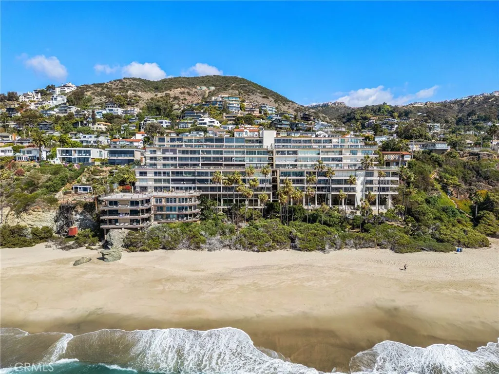 Laguna Beach, California 92651, United States, 3 Bedrooms Bedrooms, ,2 BathroomsBathrooms,Residential,Active,240163