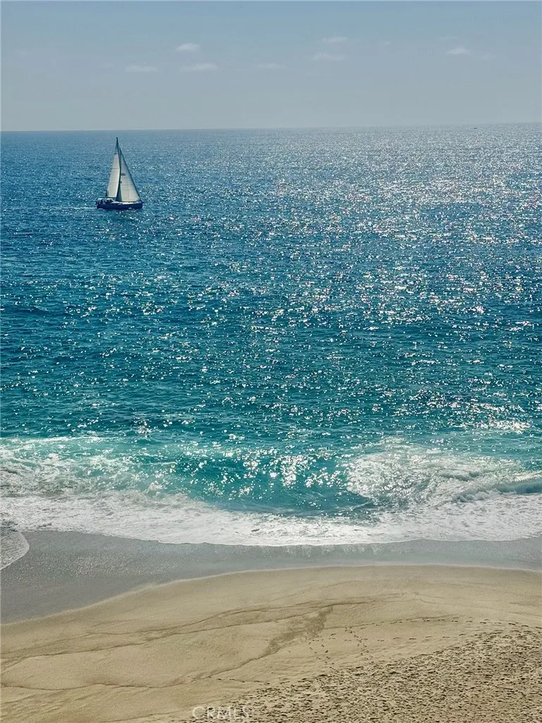 Laguna Beach, California 92651, United States, 3 Bedrooms Bedrooms, ,2 BathroomsBathrooms,Residential,Active,240163