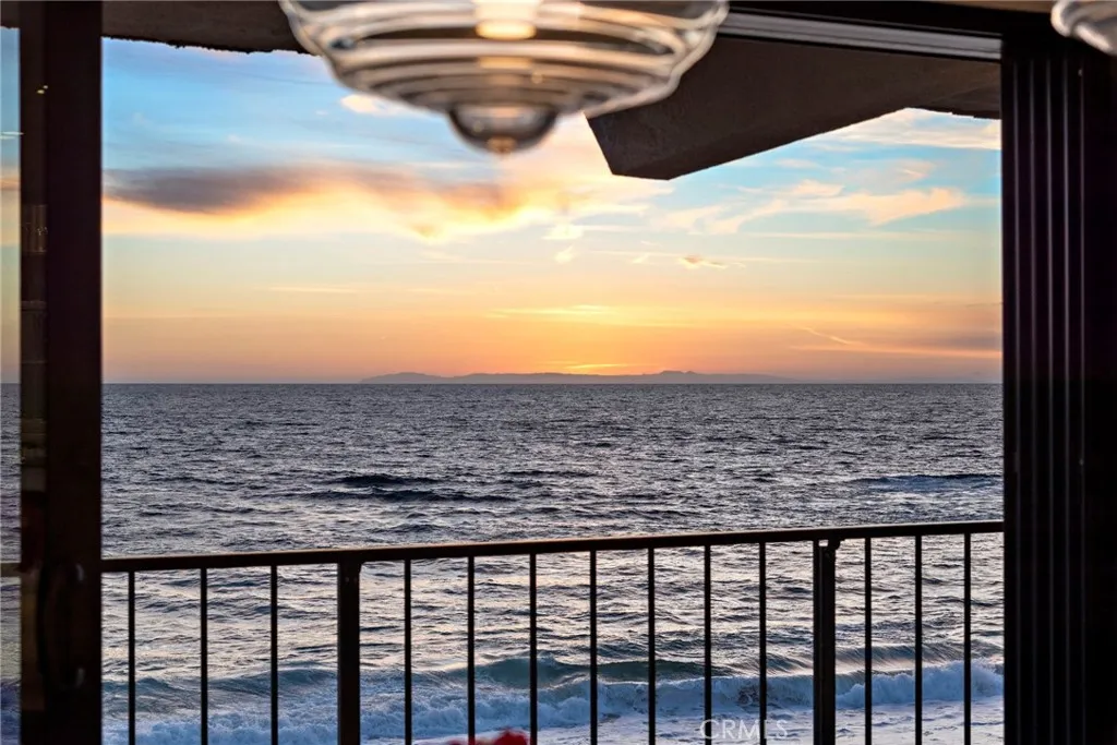 Laguna Beach, California 92651, United States, 3 Bedrooms Bedrooms, ,2 BathroomsBathrooms,Residential,Active,240163