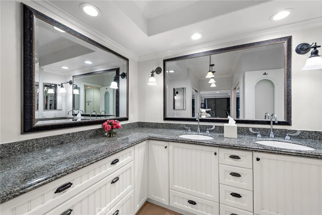 Laguna Beach, California 92651, United States, 3 Bedrooms Bedrooms, ,2 BathroomsBathrooms,Residential,Active,240163