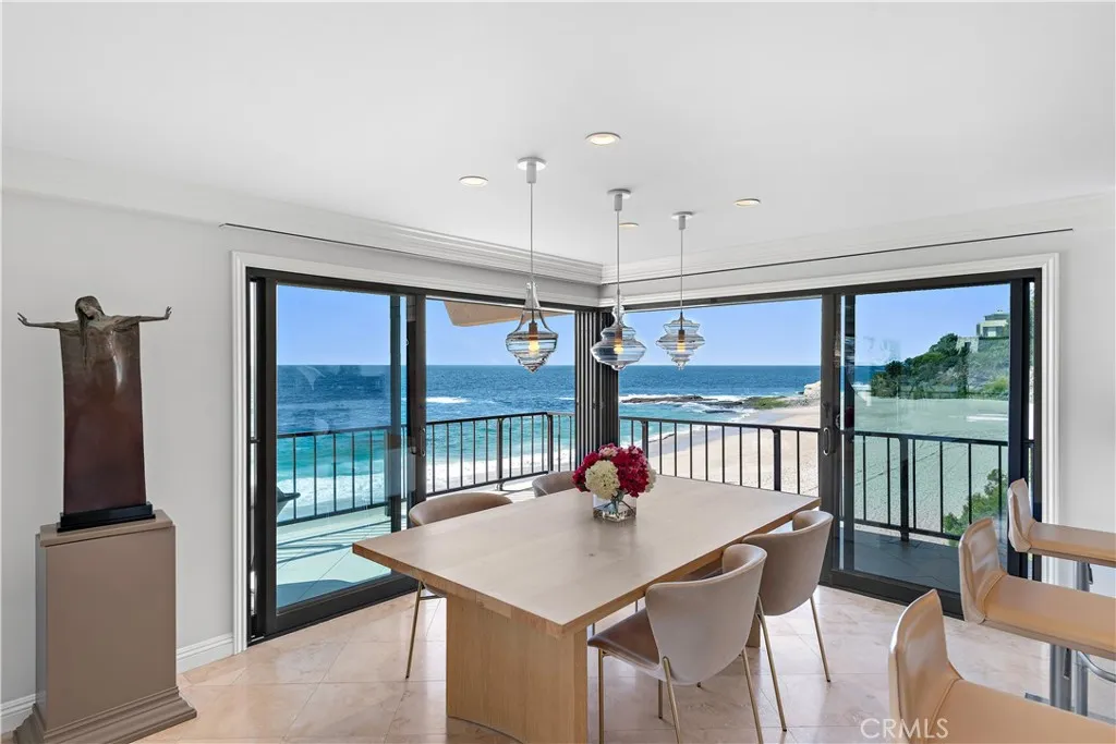 Laguna Beach, California 92651, United States, 3 Bedrooms Bedrooms, ,2 BathroomsBathrooms,Residential,Active,240163