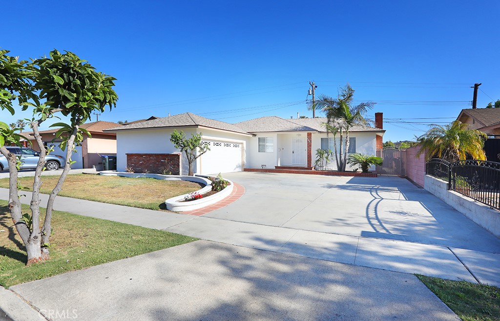 8266 Palais Road