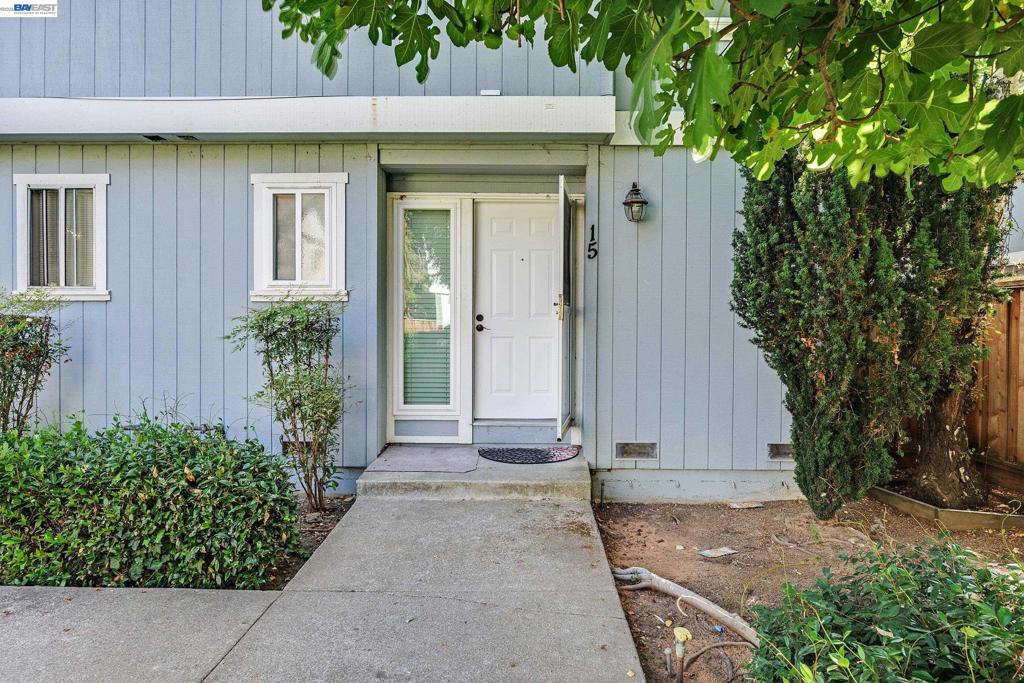 20115 Redwood Rd RD 15, Castro Valley CA 94546