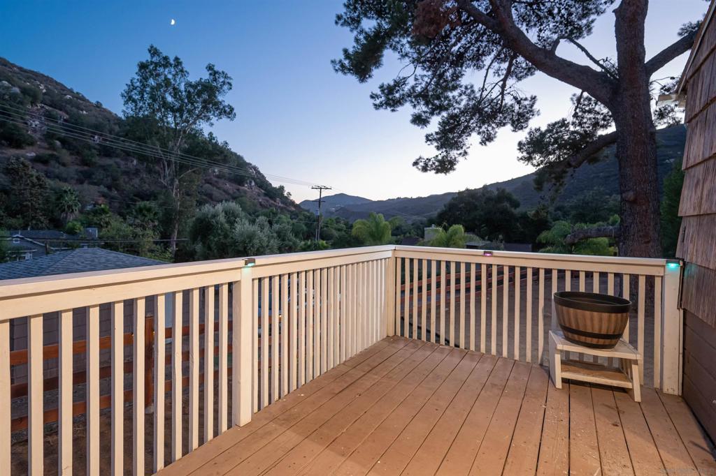 965 Harbison Canyon Rd