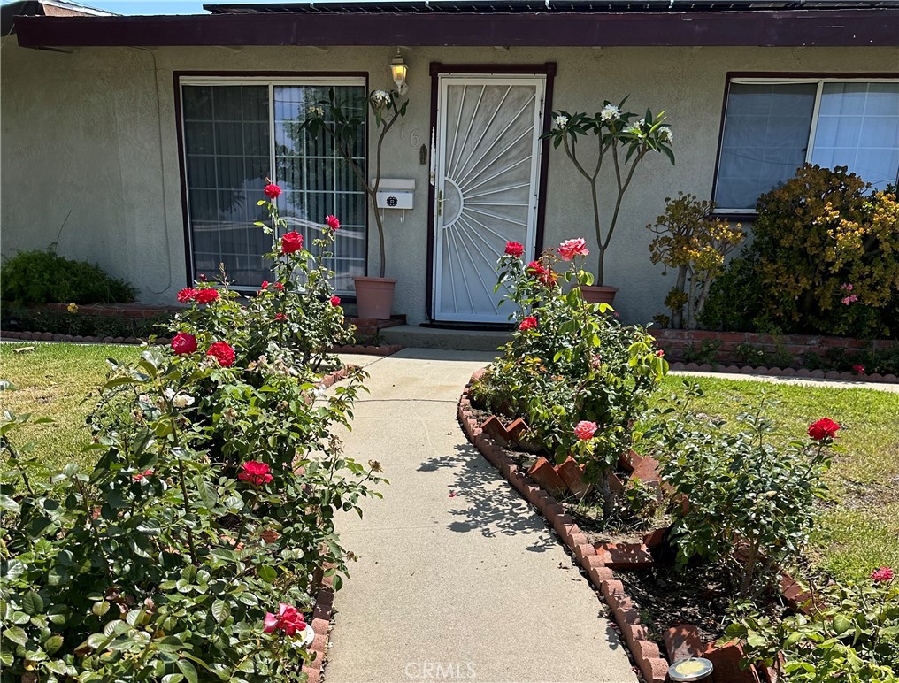 BEST VALUE PER SQUARE FOOT IN TOWN! DON'T MISS OUR ON THIS GREAT OPPORTUNITY TO MAKE IT YOUR PERFECT HOME!! Ideal location in beautiful Glendora "The Pride of the Foothills". Great school district and easy access to FWY for commuters and close to shopping and restaurants. MORE PHOTOS COME SOON BUT YOU CAN COME SEE IT FOR YOURSELF THIS 4TH OF JULY WEEKEND 1-4 BOTH DAYS!!