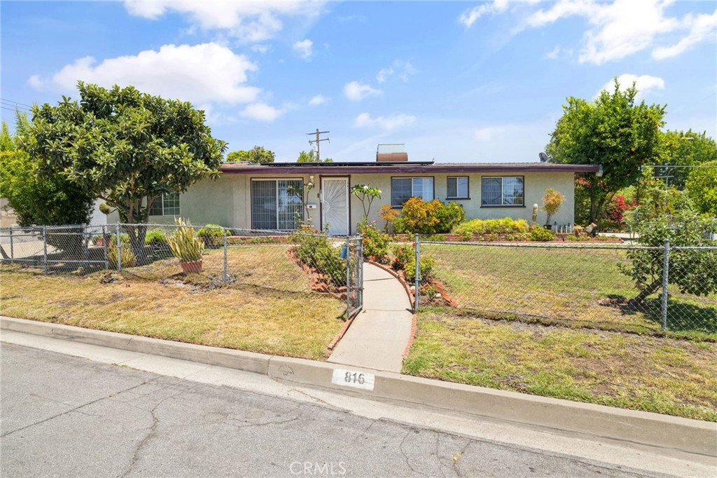 BEST VALUE PER SQUARE FOOT IN TOWN! DON'T MISS OUT ON THIS GREAT OPPORTUNITY TO MAKE IT YOUR PERFECT HOME!! Ideal location in beautiful Glendora "The Pride of the Foothills". Great school district and easy access to FWY for commuters and close to shopping and restaurants. Many beautiful rose bushes and a variety of fruit trees, avocado, lemon, pomegranate, fig, and more!!
