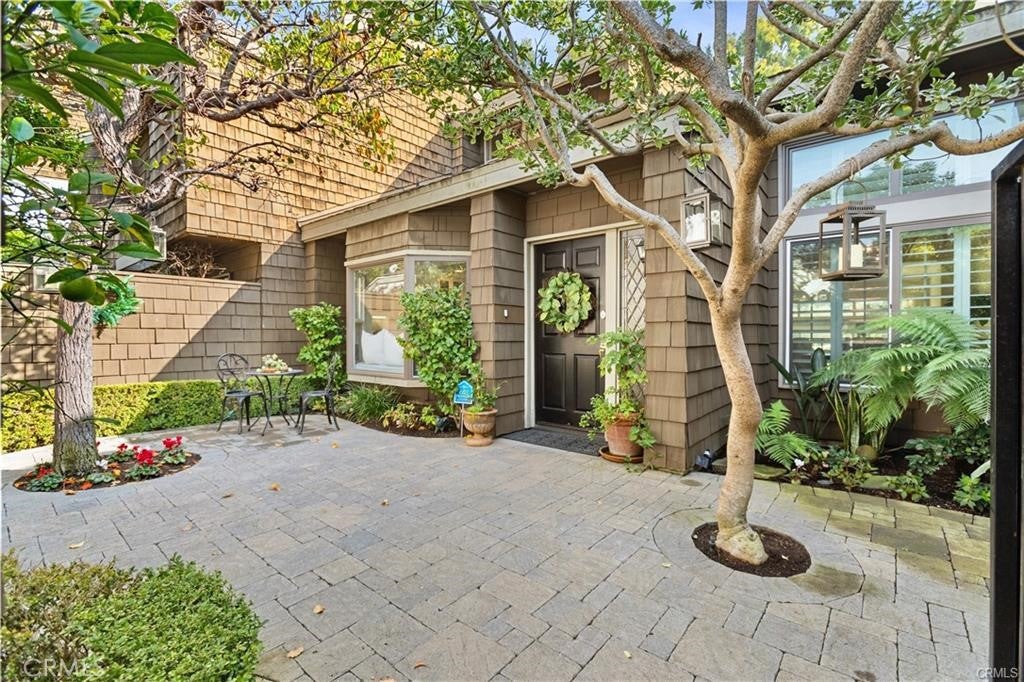 4 Sea Island Drive