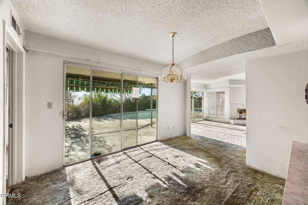 949 Avonoak Terrace