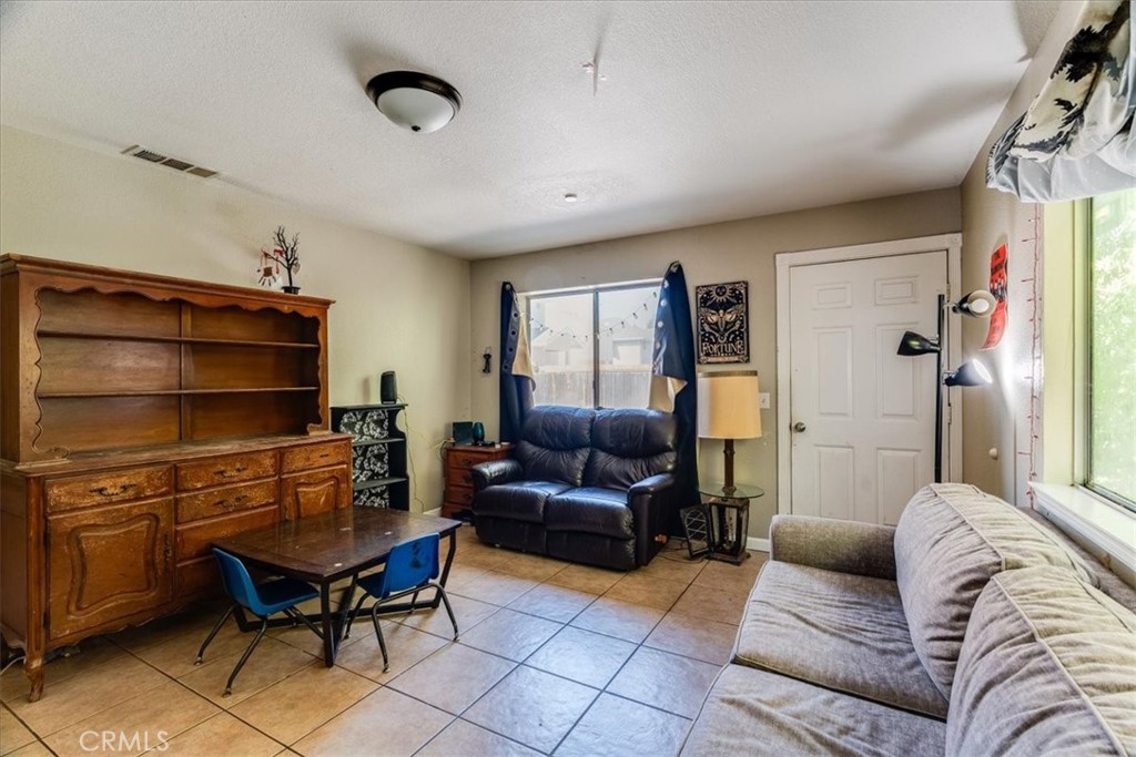 PROPERTIES 8415 Amapoa A
