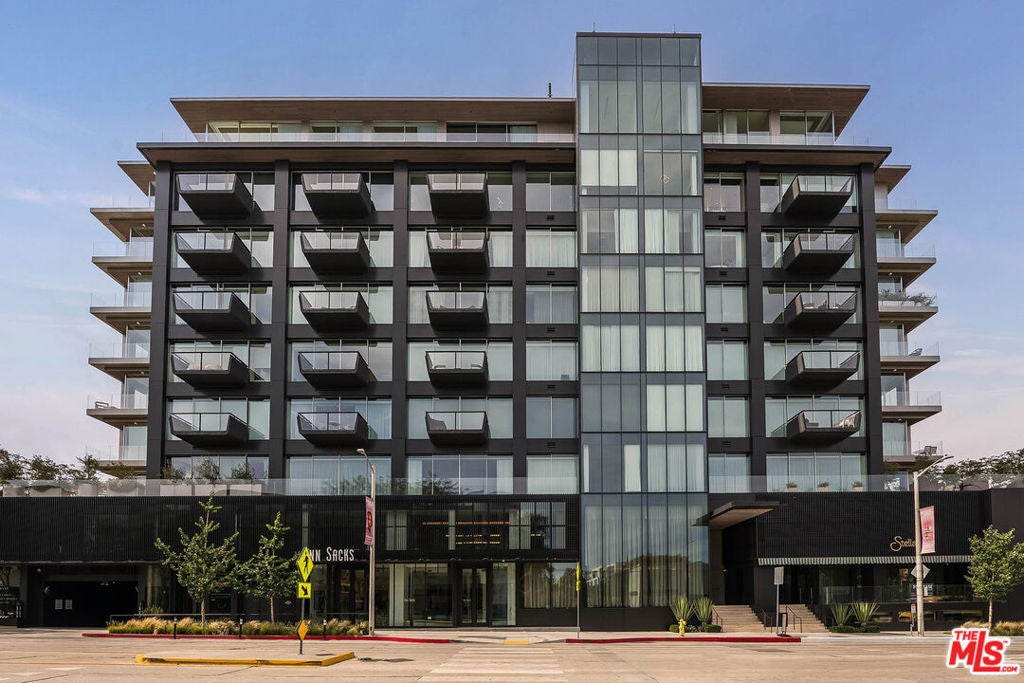 8899 Beverly Boulevard 5E