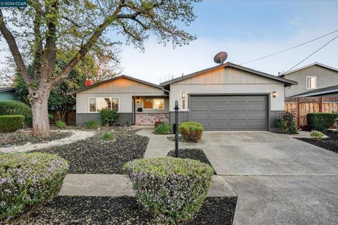 Photo of 1590 Laverne Way Way, Concord, CA 94521 (MLS # 41127426)