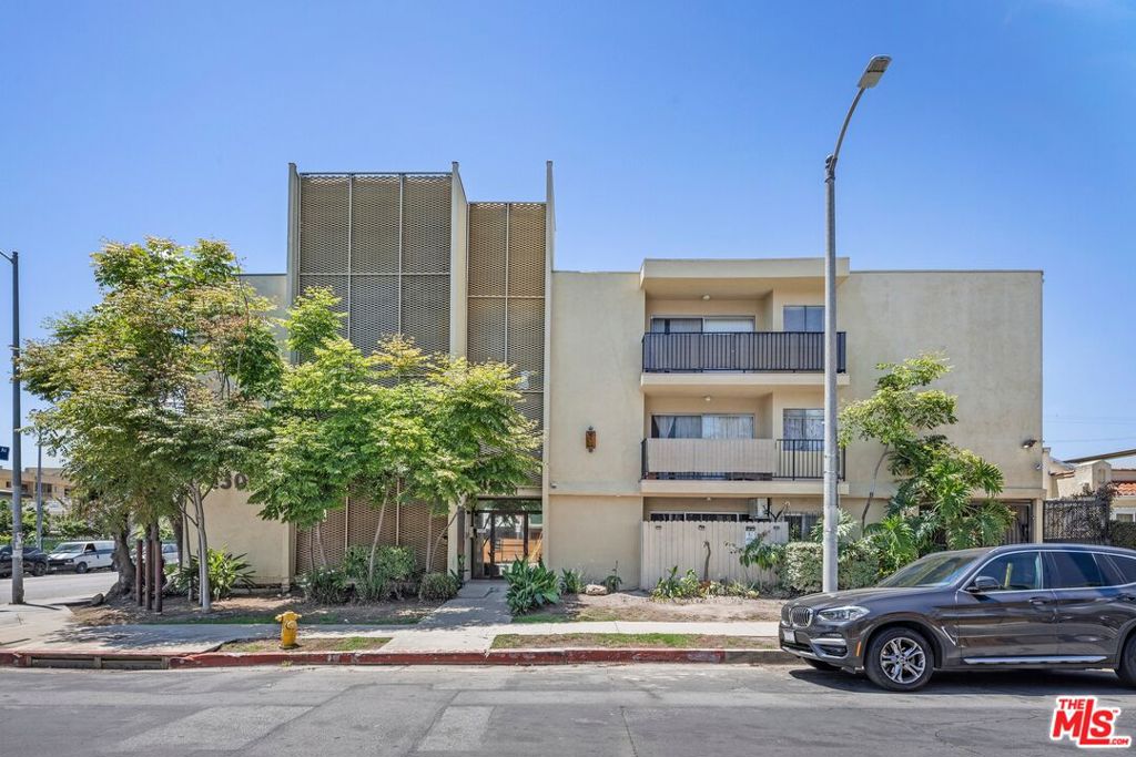 Properties 3 1301 N Mansfield Avenue