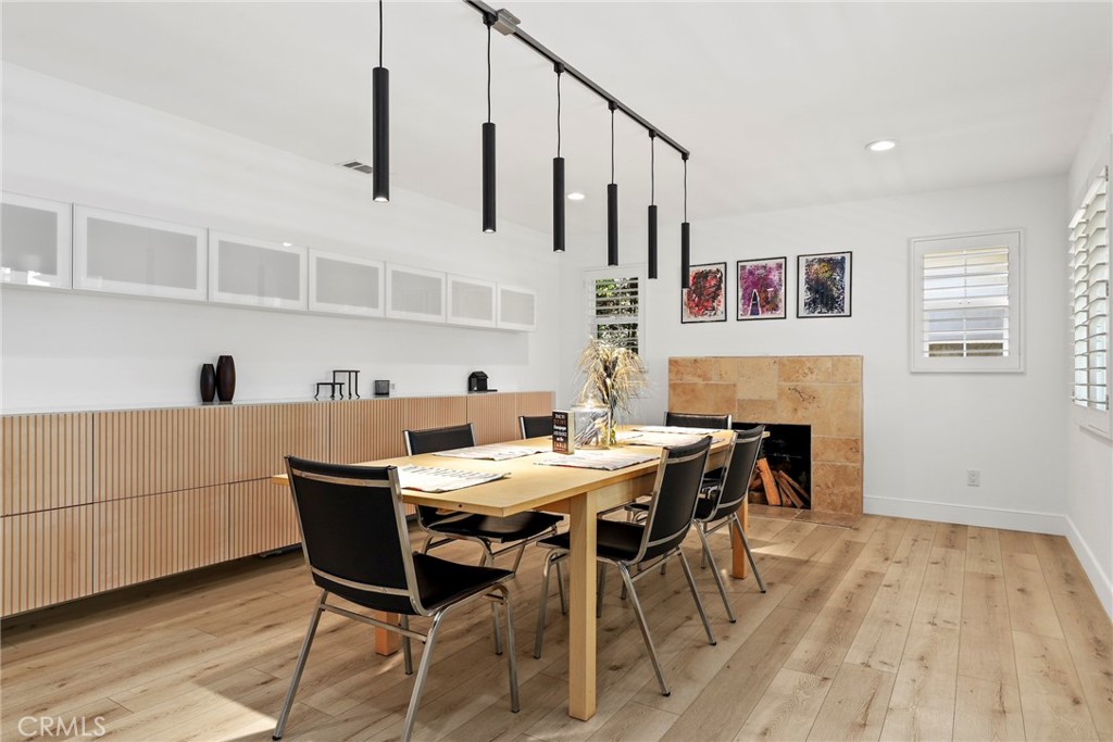 136 W Sandra Avenue