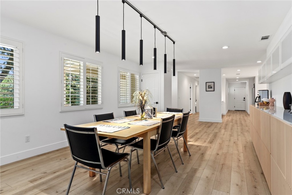 136 W Sandra Avenue