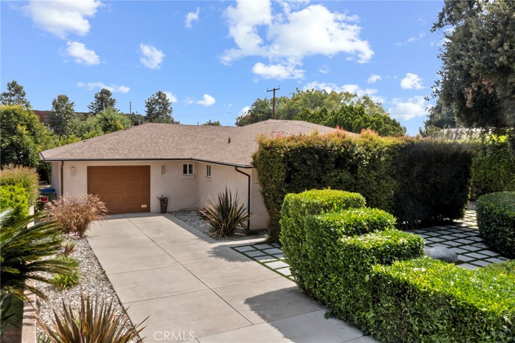 136 W Sandra Avenue