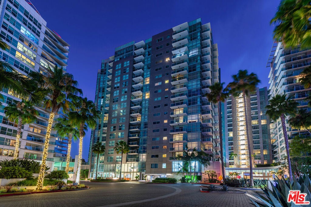13650 Marina Pointe Drive
