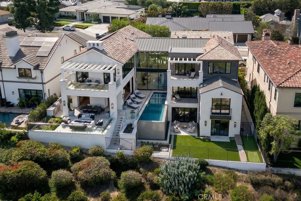 Photo of 8 Cherry Hills Lane, Newport Beach, CA 92660 (MLS # NP26057283)